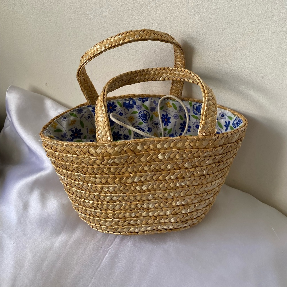 Straw Tote Bag with Floral Lining